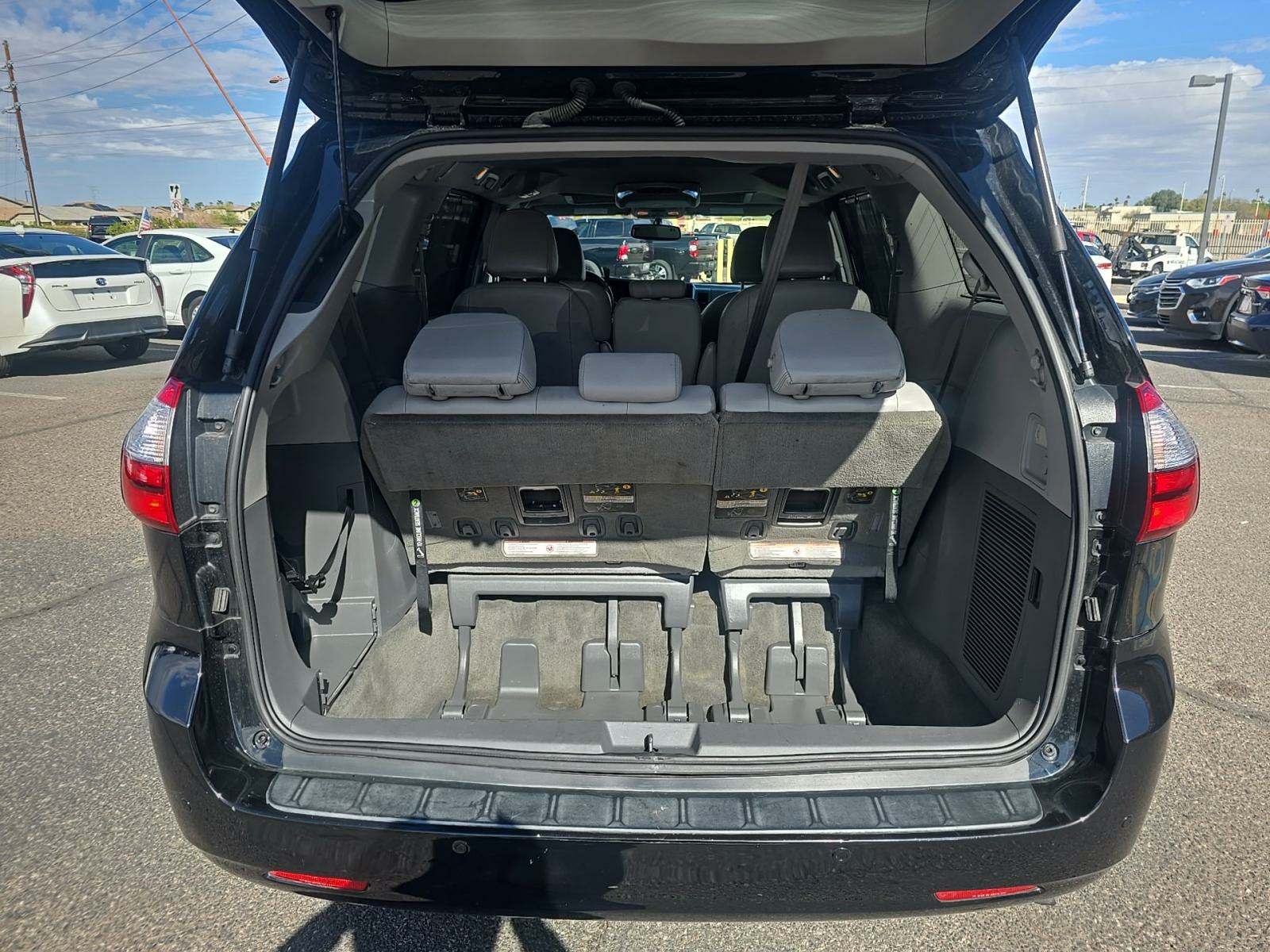 2017 Toyota Sienna XLE FWD