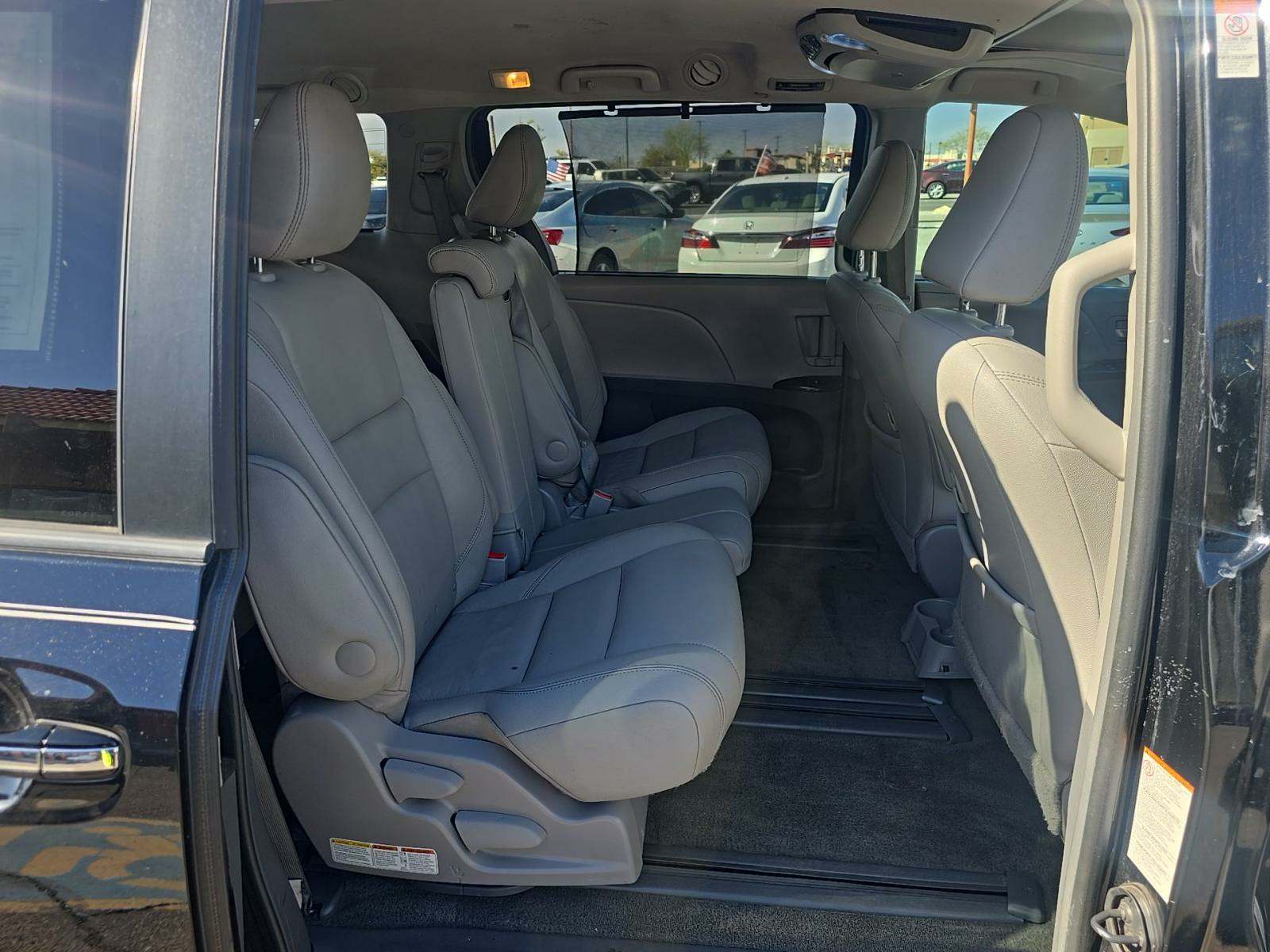 2017 Toyota Sienna XLE FWD