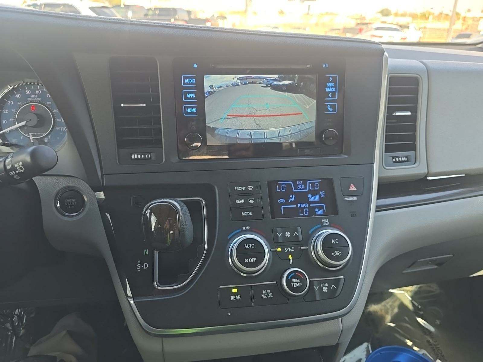 2017 Toyota Sienna XLE FWD