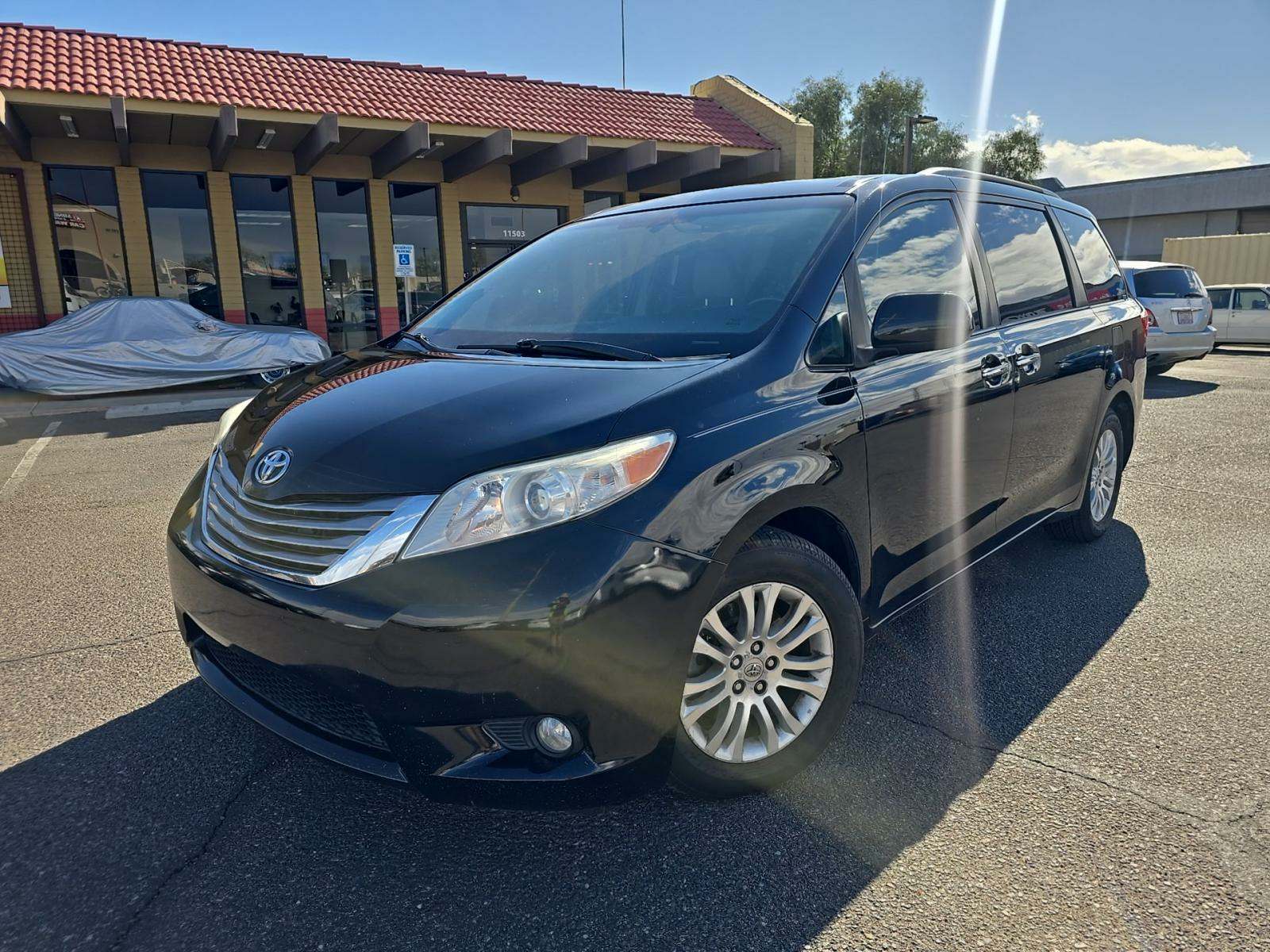 2017 Toyota Sienna XLE FWD