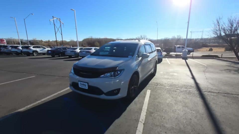 2020 Chrysler Pacifica Launch Edition 121.6