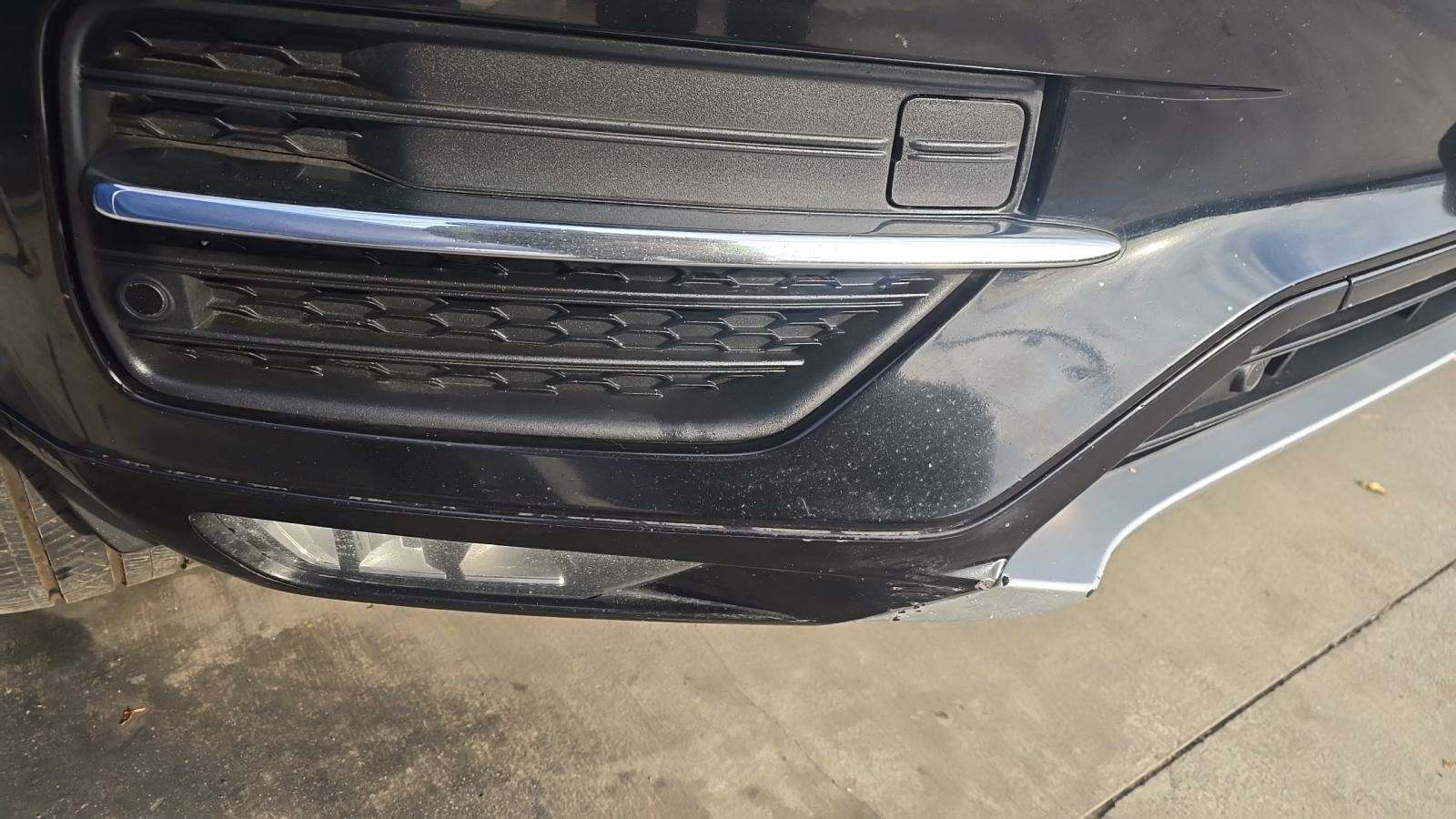 2017 Volvo XC90 T6 Momentum AWD