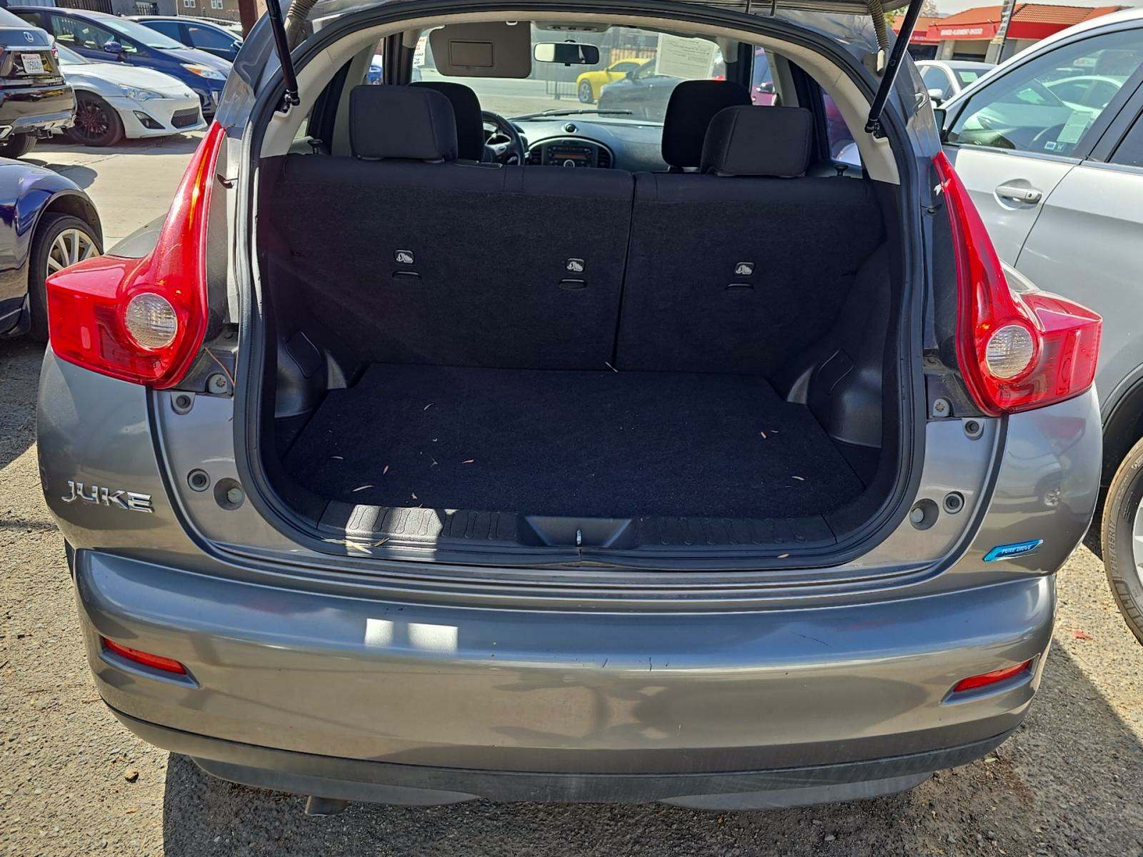 2013 Nissan JUKE S FWD