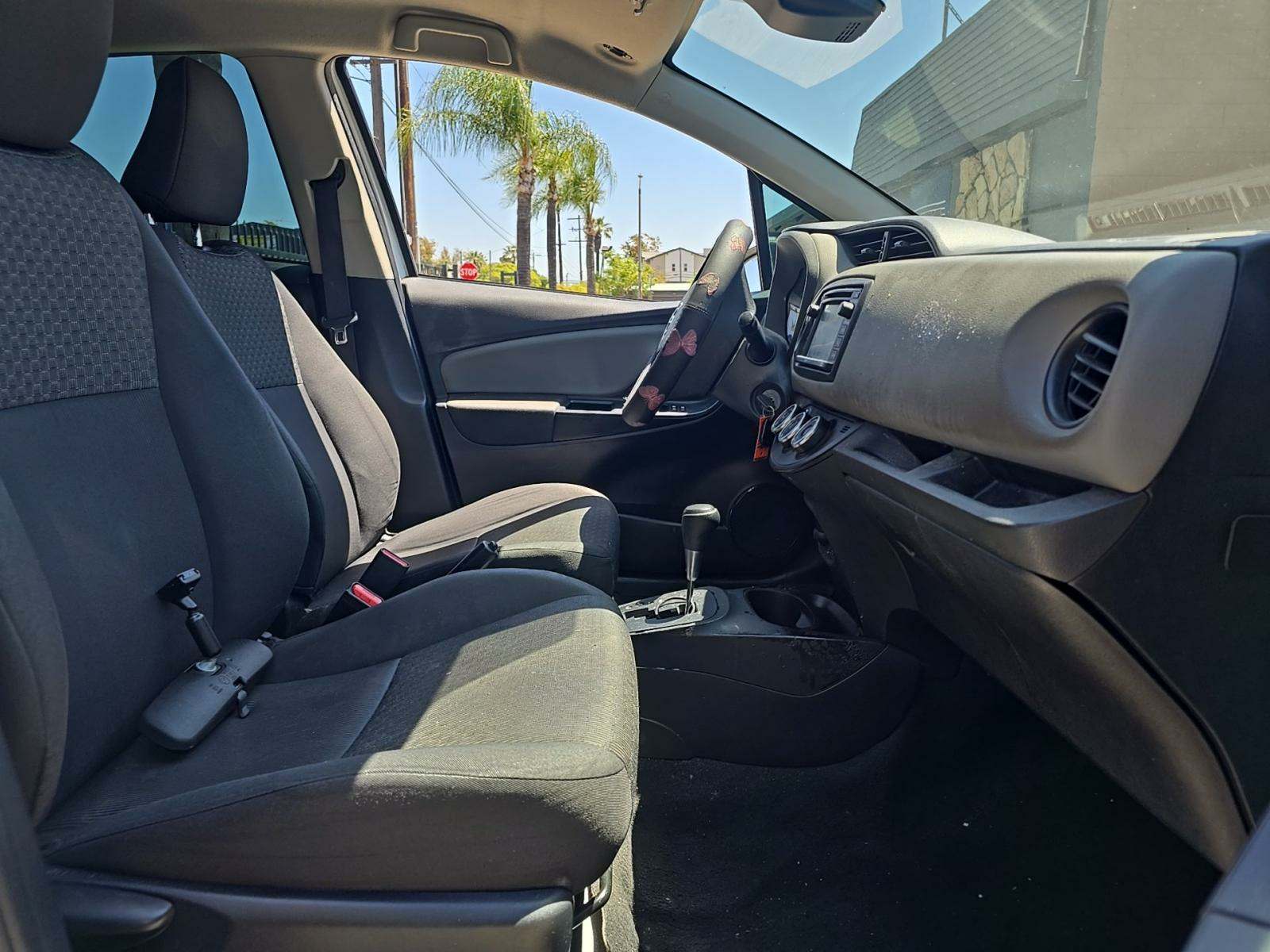 2017 Toyota Yaris SE FWD