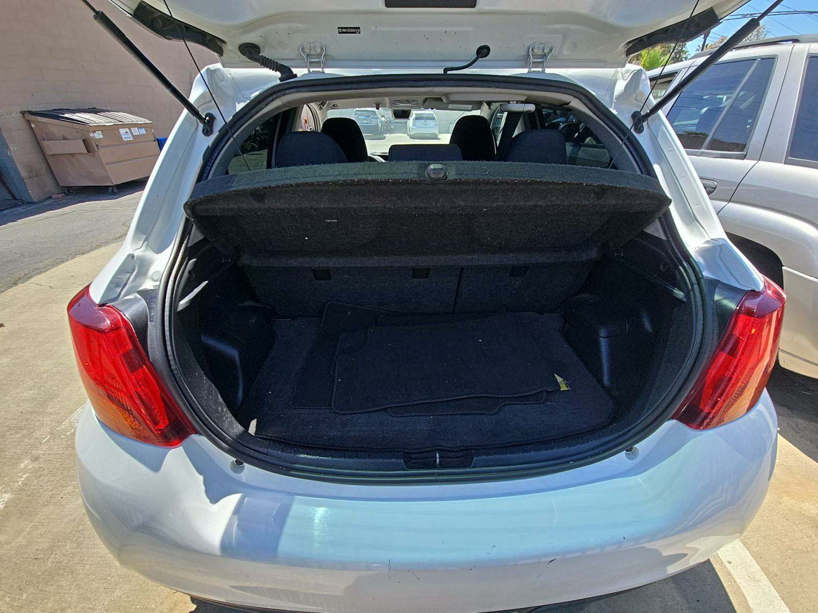 2017 Toyota Yaris SE FWD