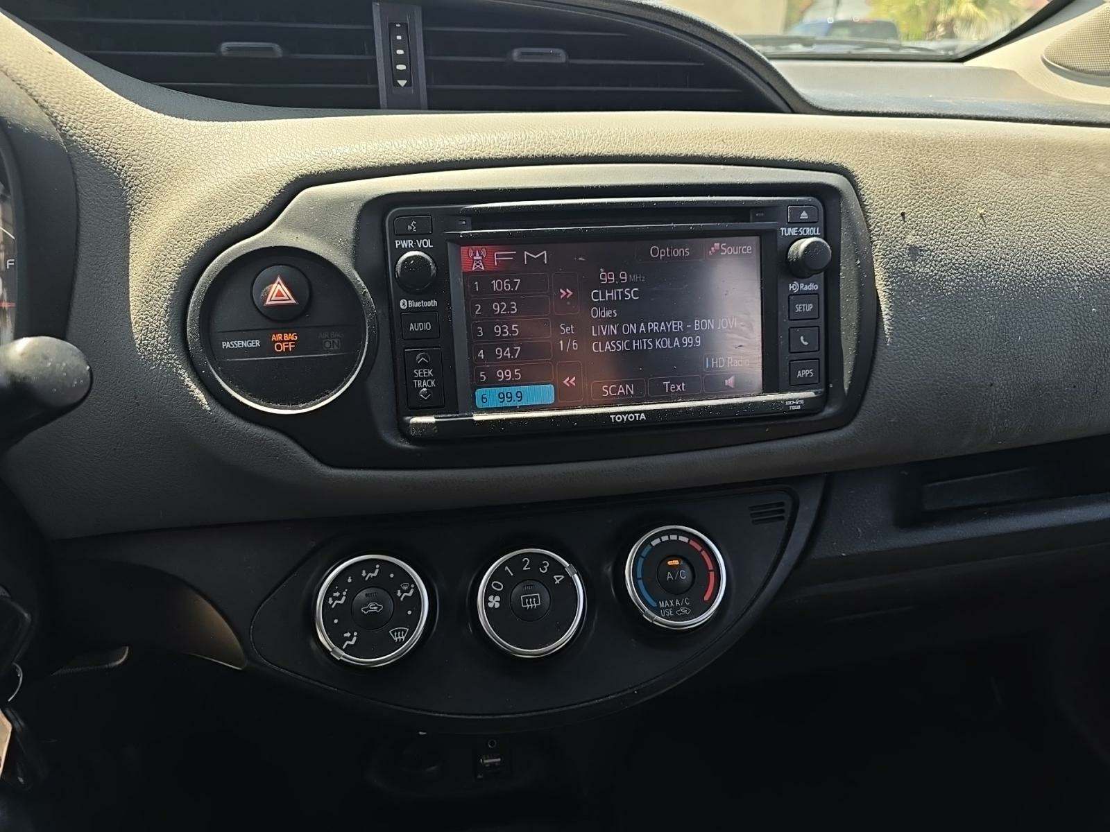 2017 Toyota Yaris SE FWD