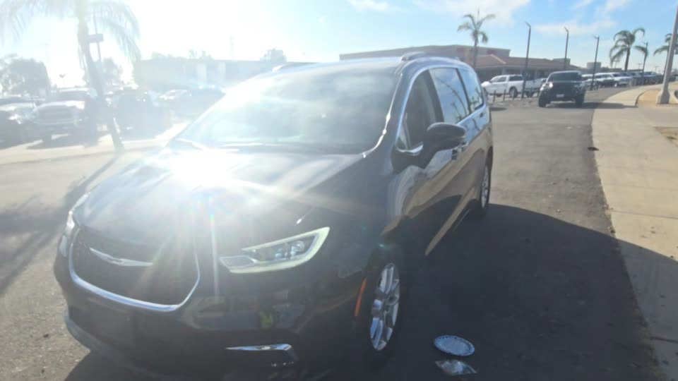 2022 Chrysler Pacifica Touring L 121.6