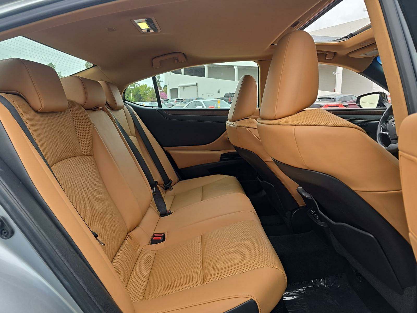 2022 Lexus ES ES 300h FWD