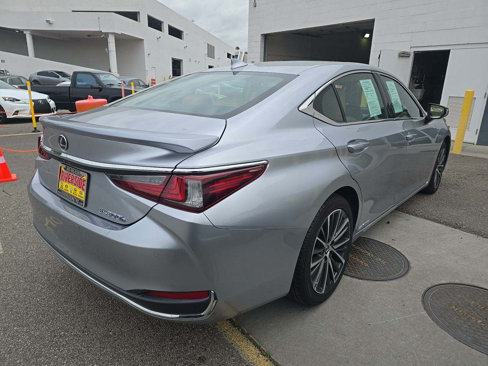 2022 Lexus ES ES 300h FWD