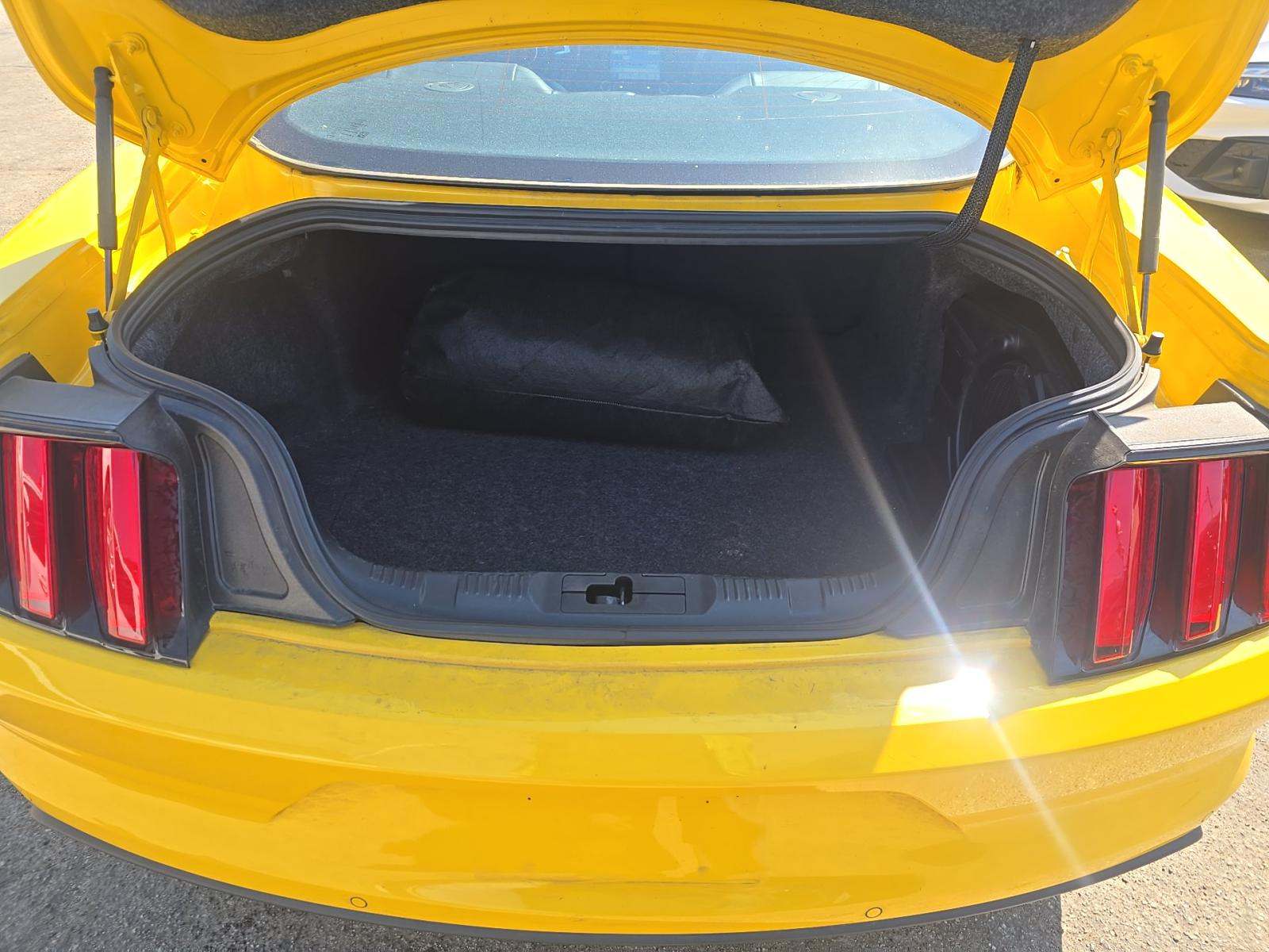 2017 Ford Mustang GT Premium RWD