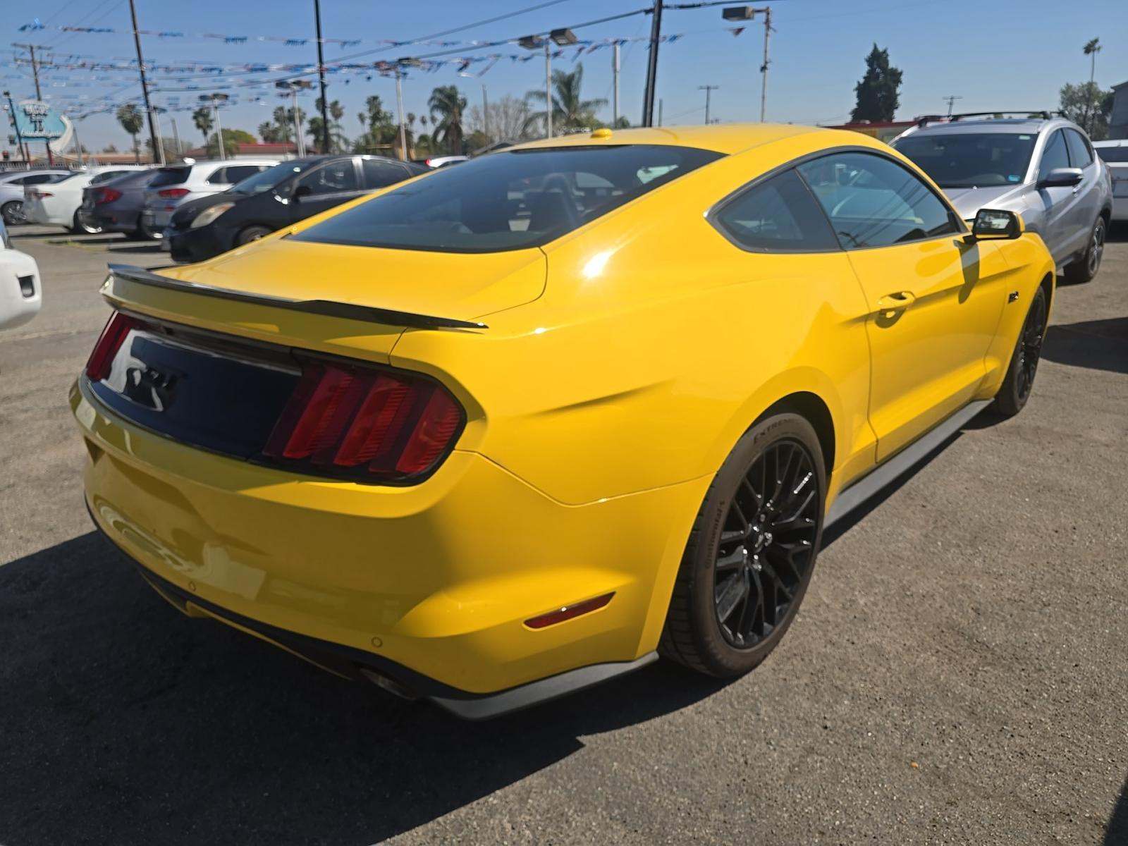 2017 Ford Mustang GT Premium RWD
