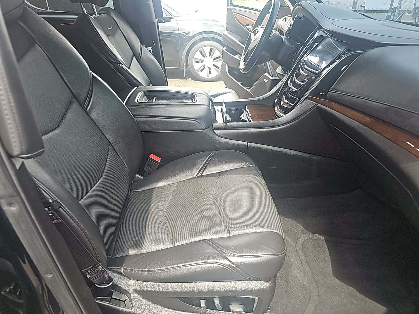 2016 Cadillac Escalade ESV Luxury AWD