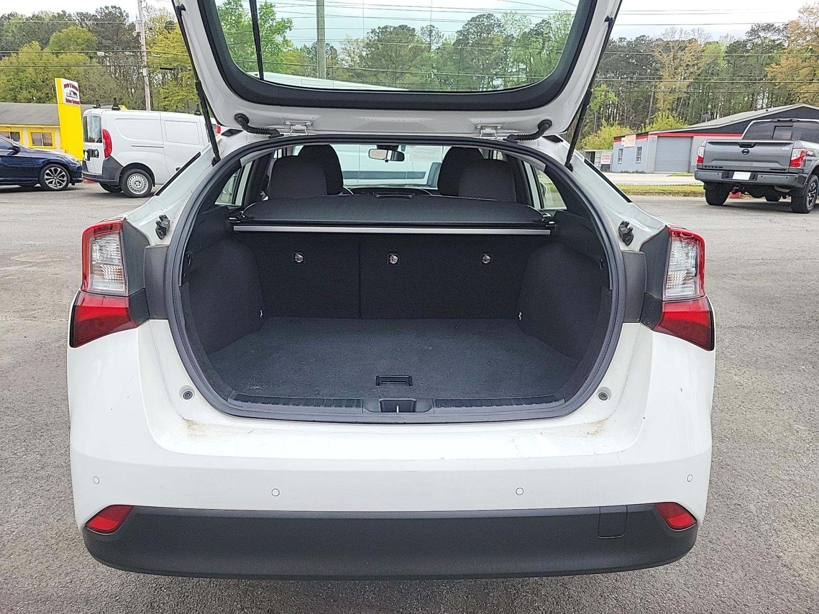 2022 Toyota Prius LE FWD