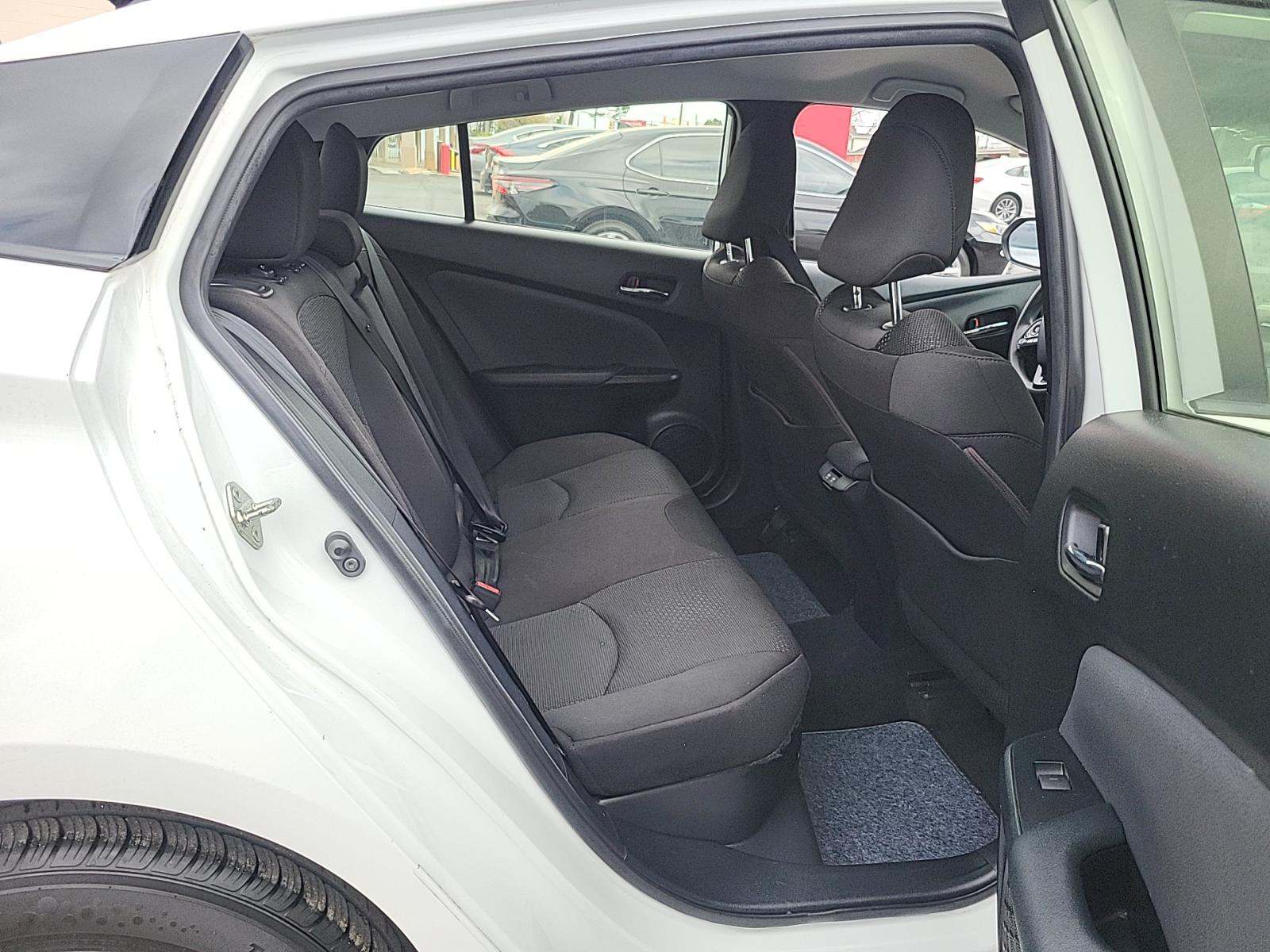 2022 Toyota Prius LE FWD