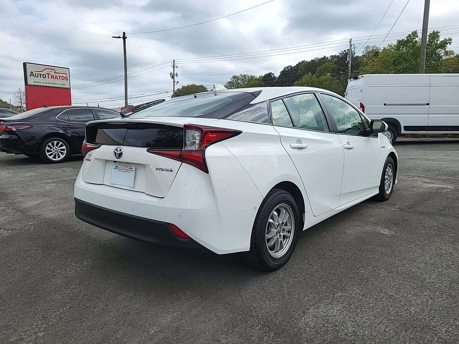 2022 Toyota Prius LE FWD