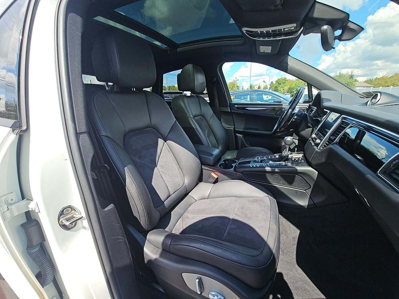 2018 Porsche Macan Base AWD