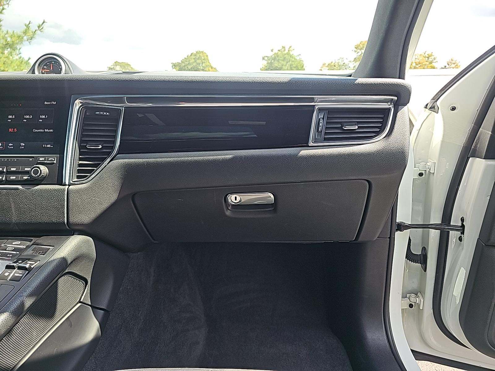 2018 Porsche Macan Base AWD