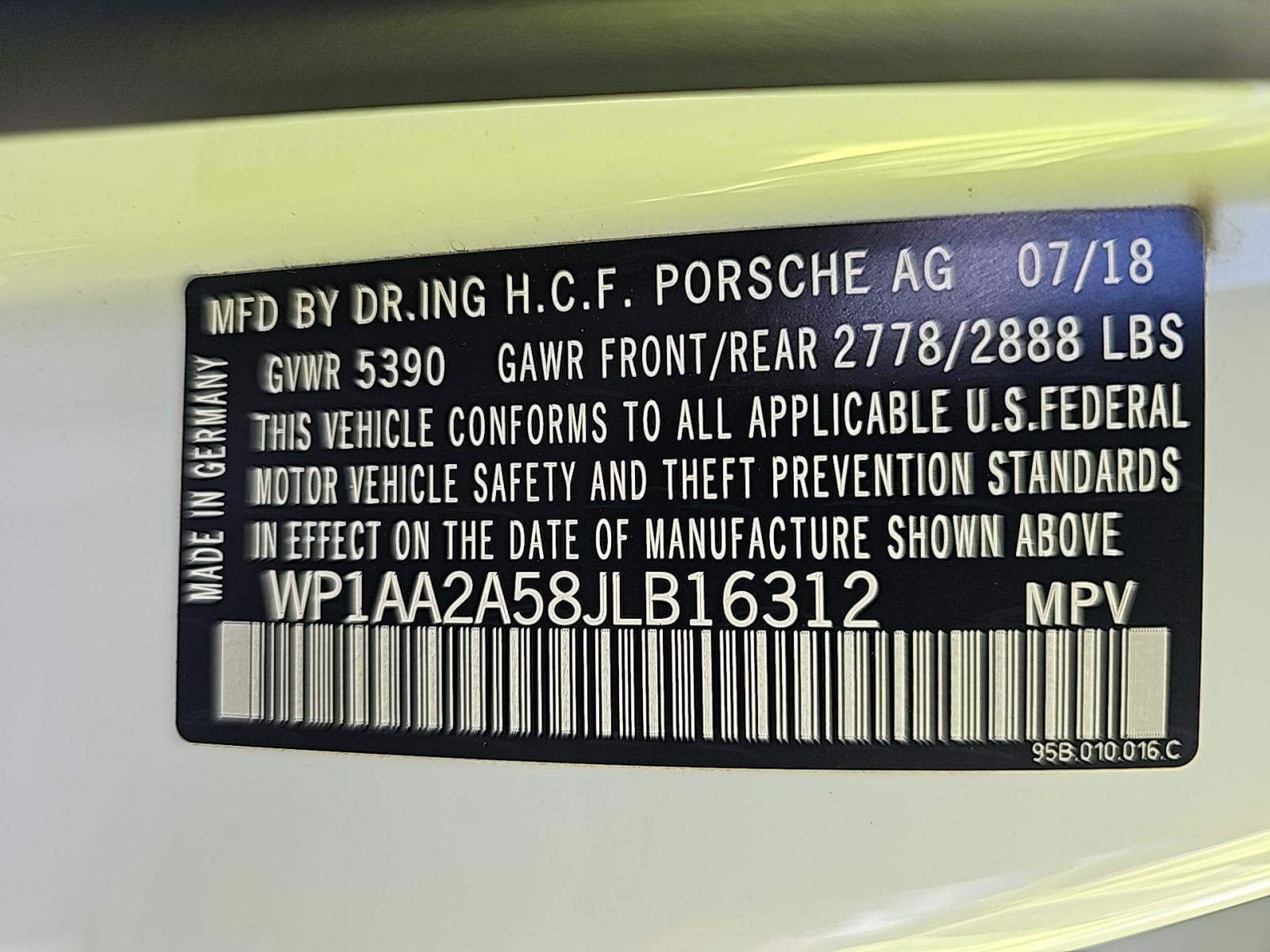 2018 Porsche Macan Base AWD