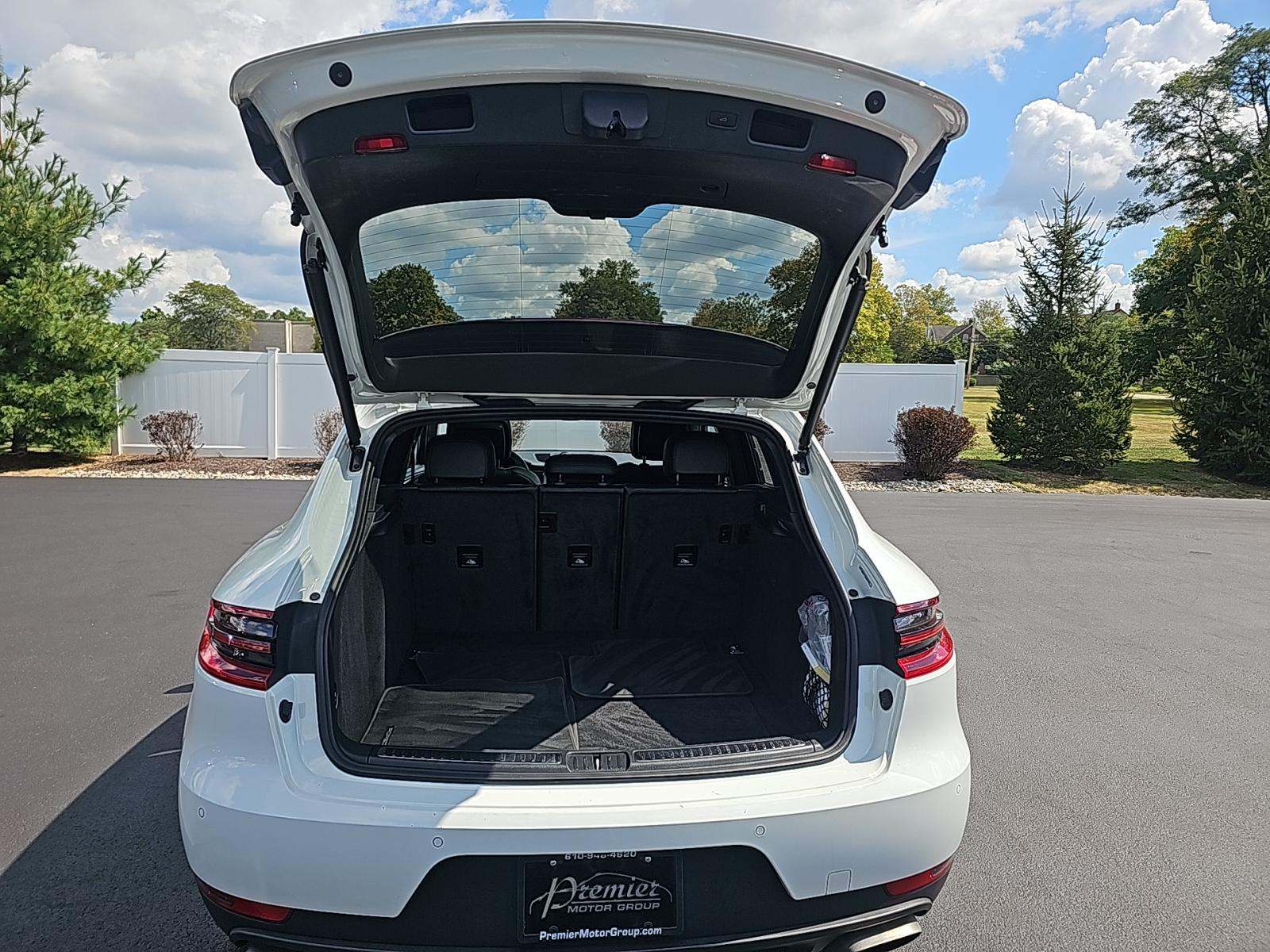 2018 Porsche Macan Base AWD