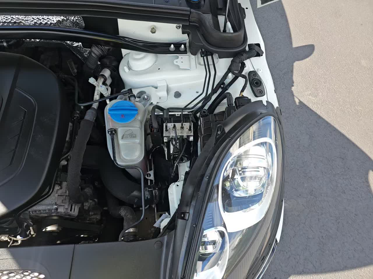 2018 Porsche Macan Base AWD