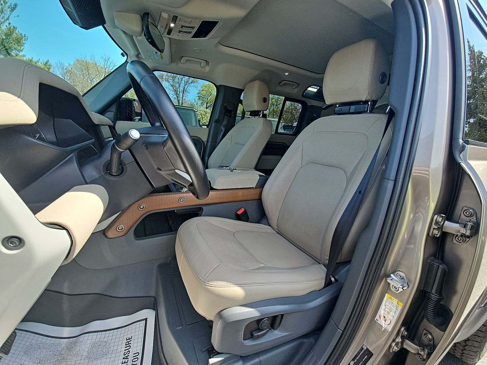 2023 Land Rover Defender 110 SE AWD