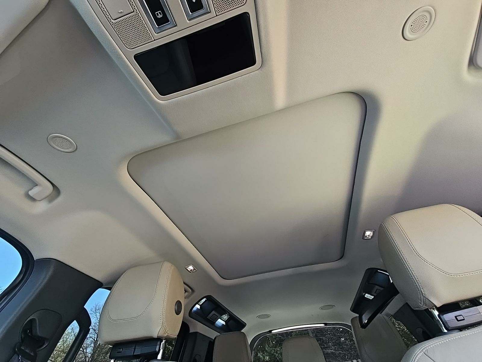 2023 Land Rover Defender 110 SE AWD