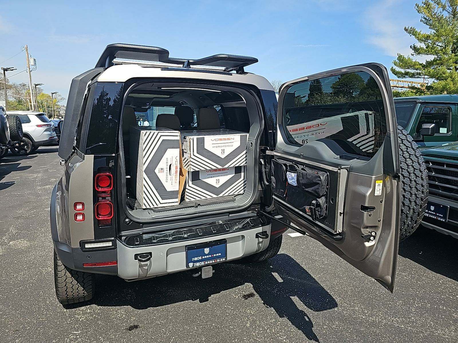 2023 Land Rover Defender 110 SE AWD