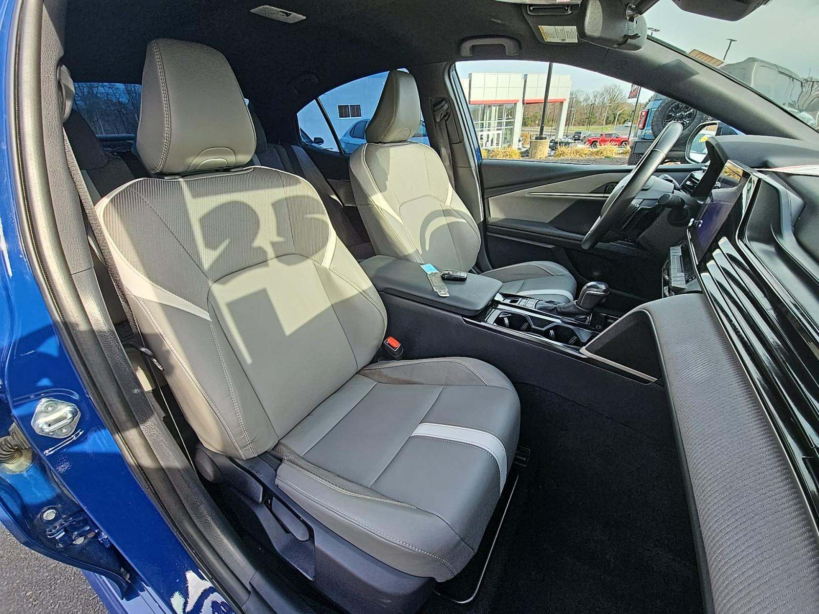 2025 Toyota Camry SE FWD