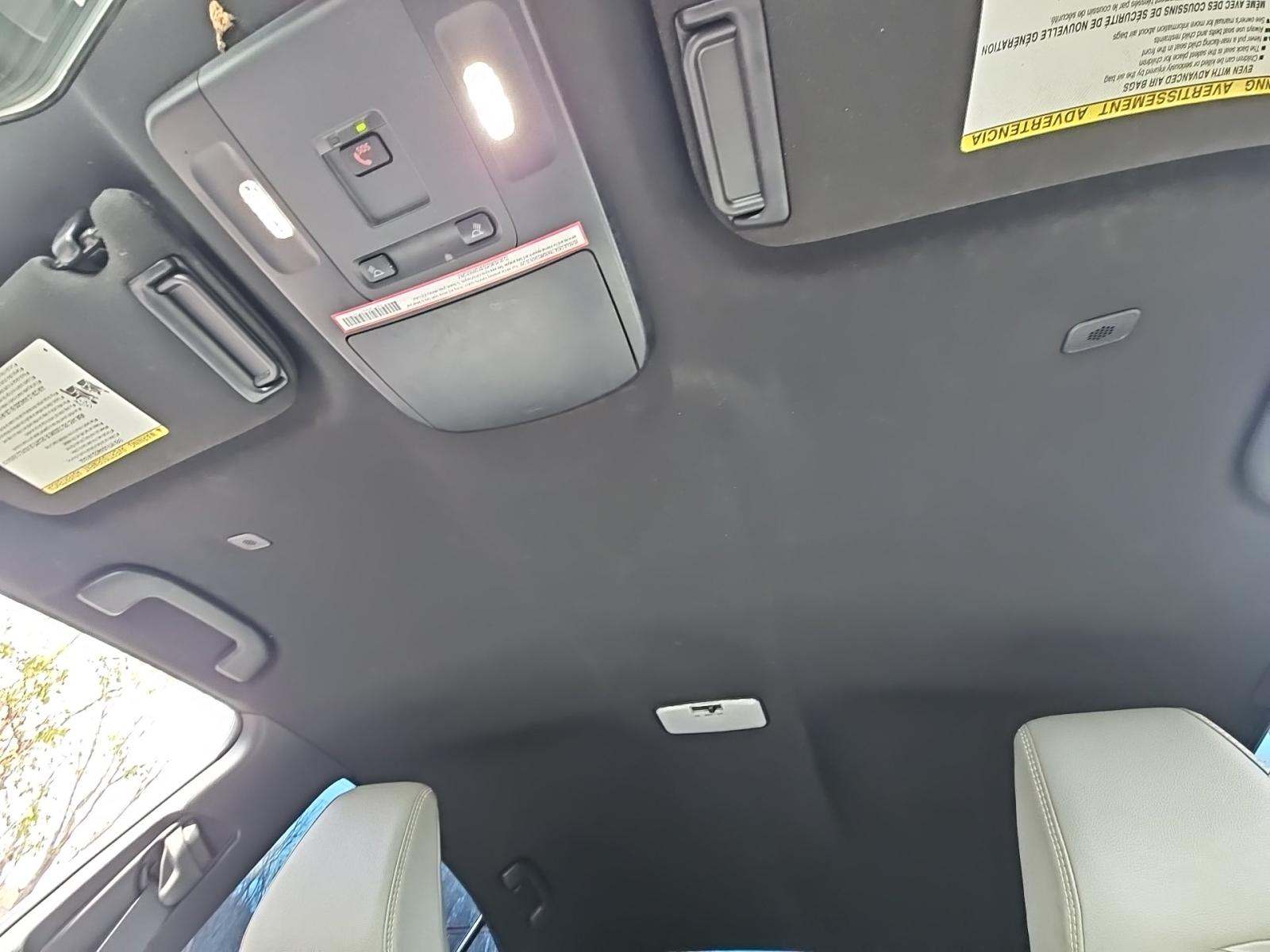 2025 Toyota Camry SE FWD