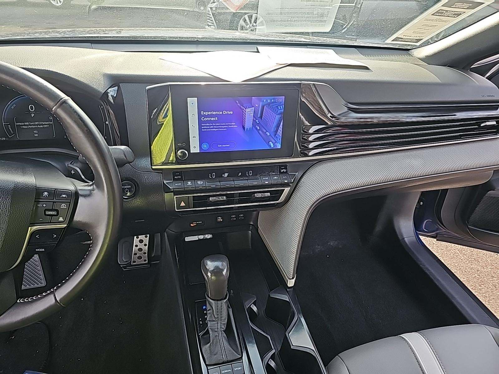 2025 Toyota Camry SE FWD