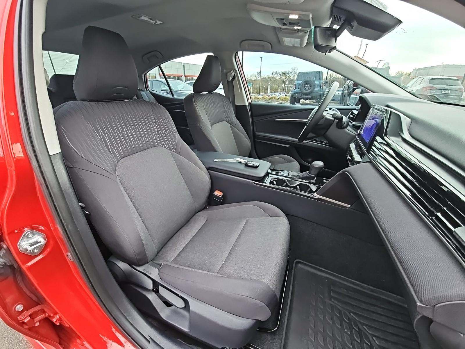 2025 Toyota Camry LE FWD