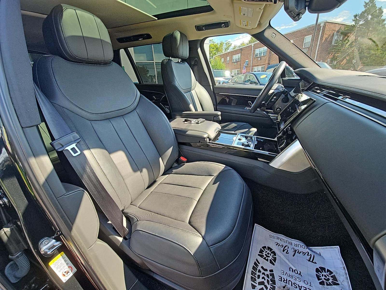 2023 Land Rover Range Rover SE LWB AWD