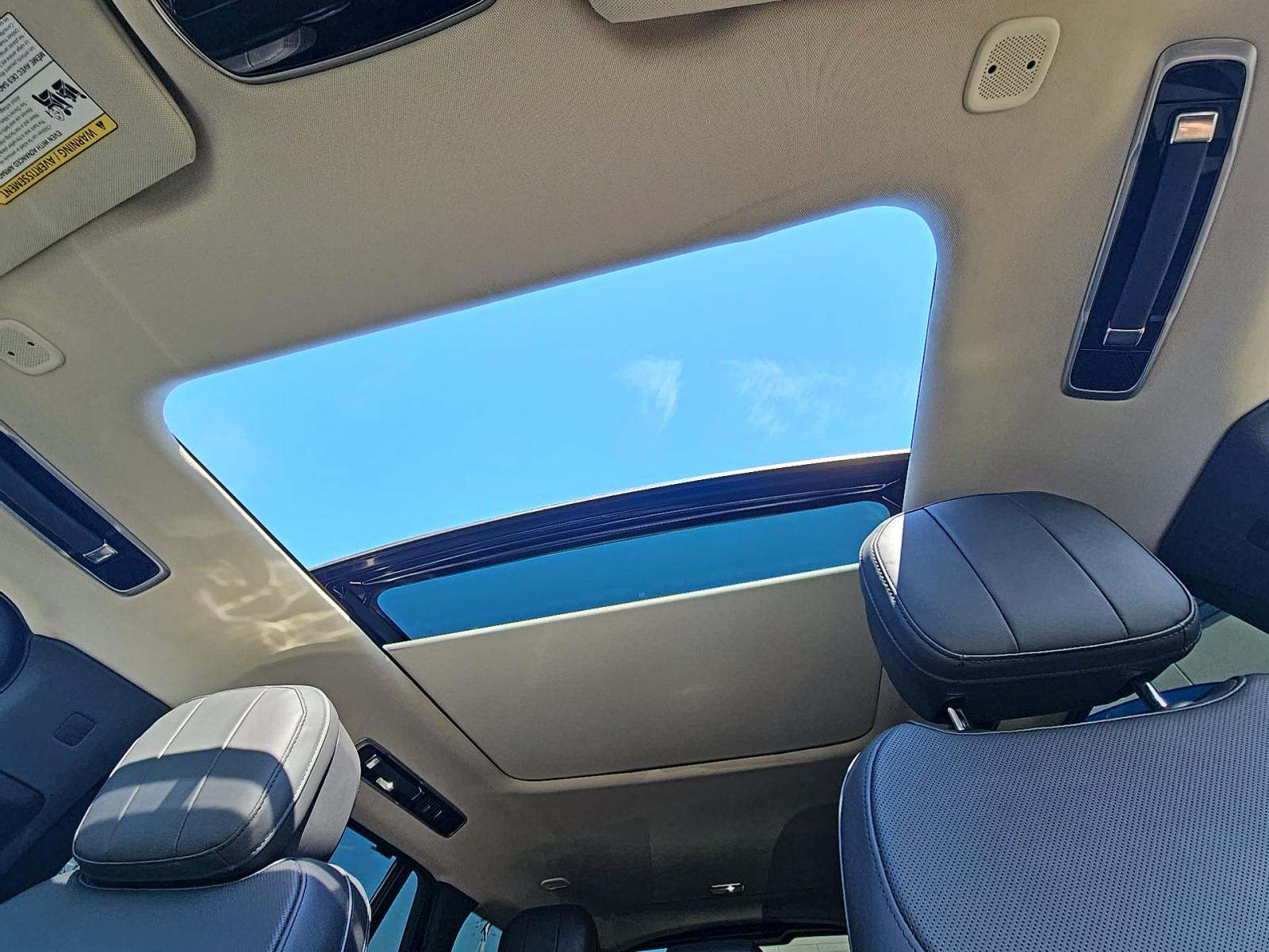 2023 Land Rover Range Rover SE LWB AWD