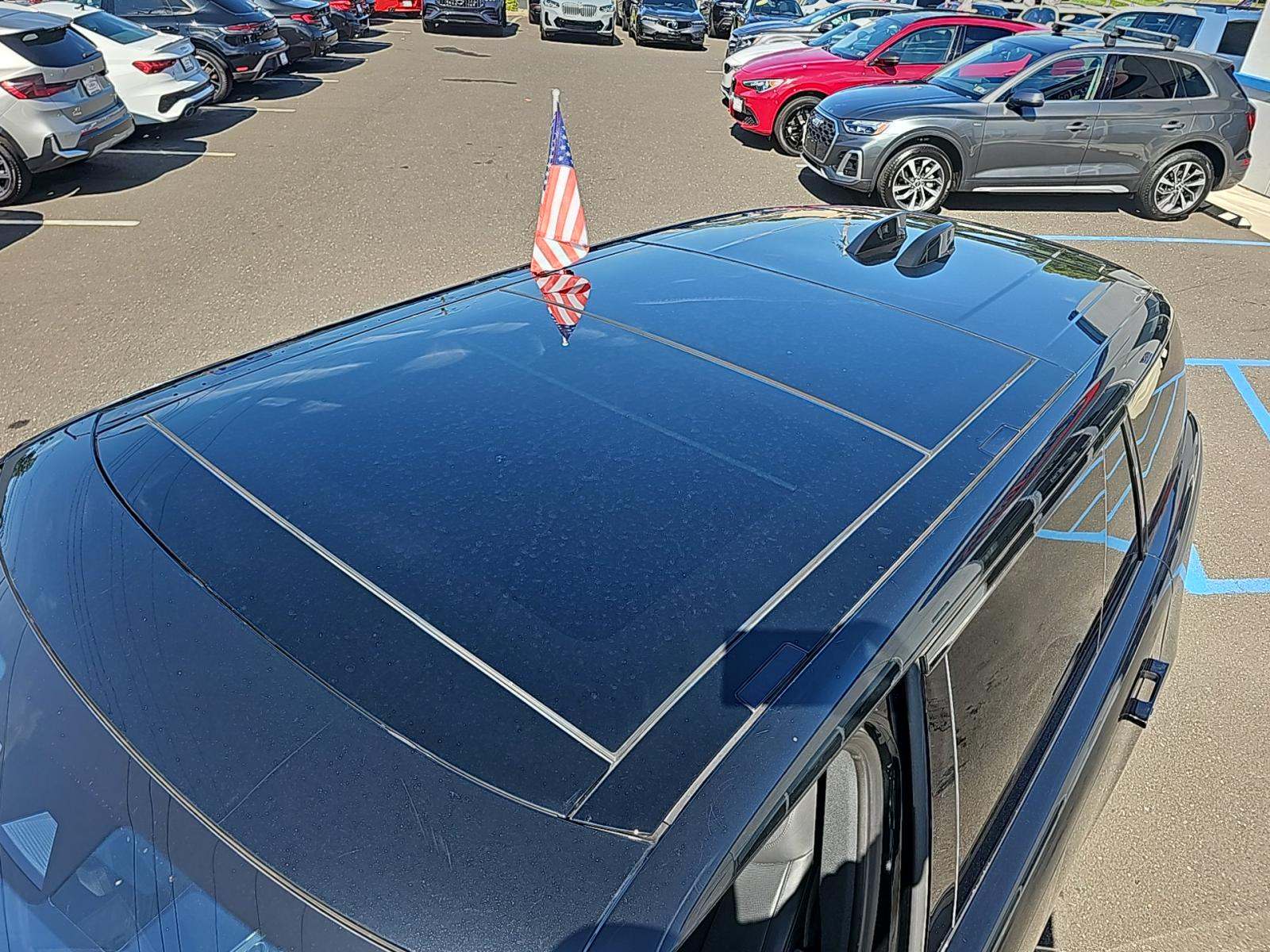 2023 Land Rover Range Rover SE LWB AWD