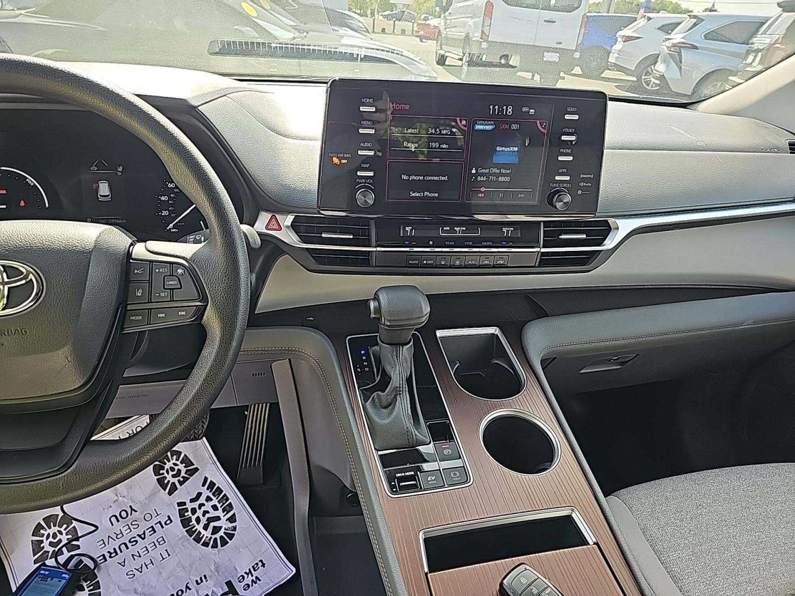 2024 Toyota Sienna LE FWD