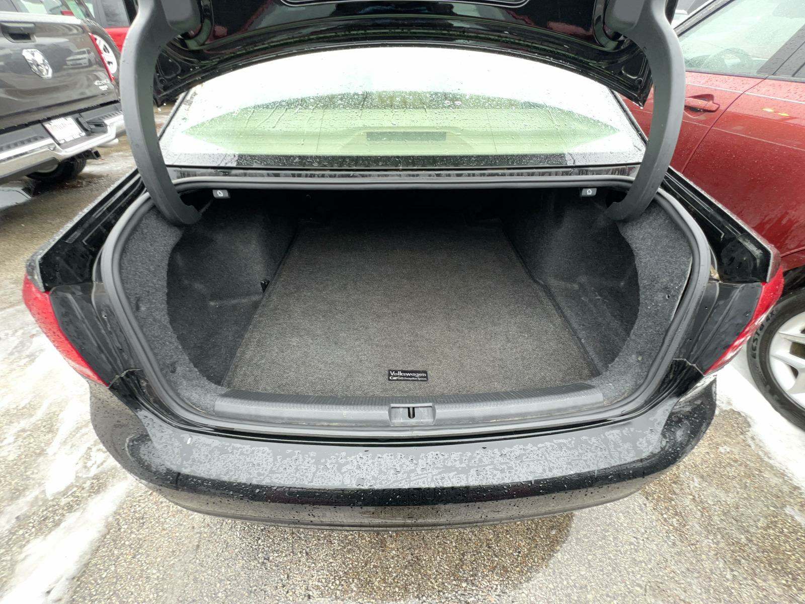 2015 Volkswagen Passat 1.8T Limited Edition FWD