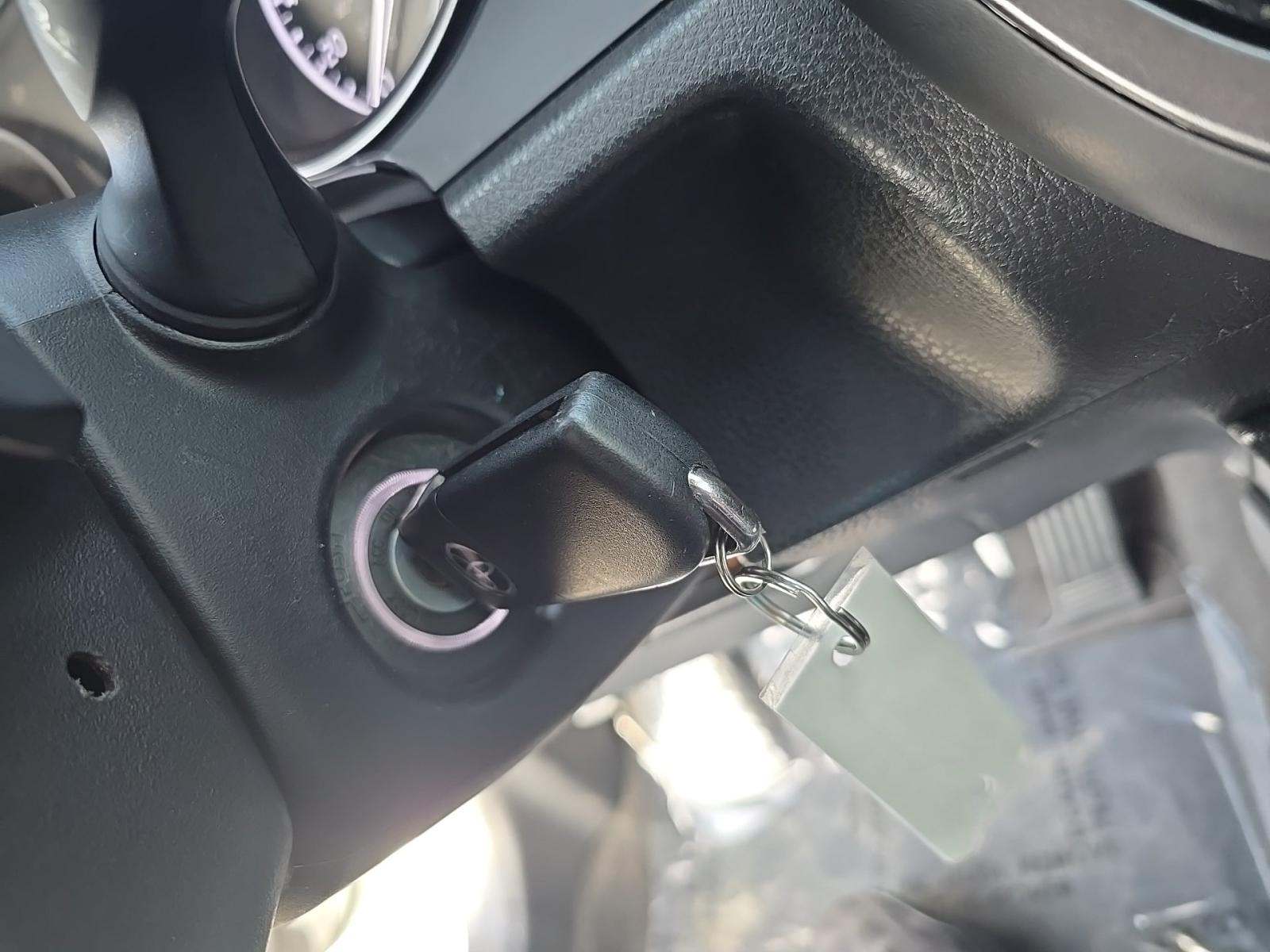 2024 Toyota Camry SE FWD