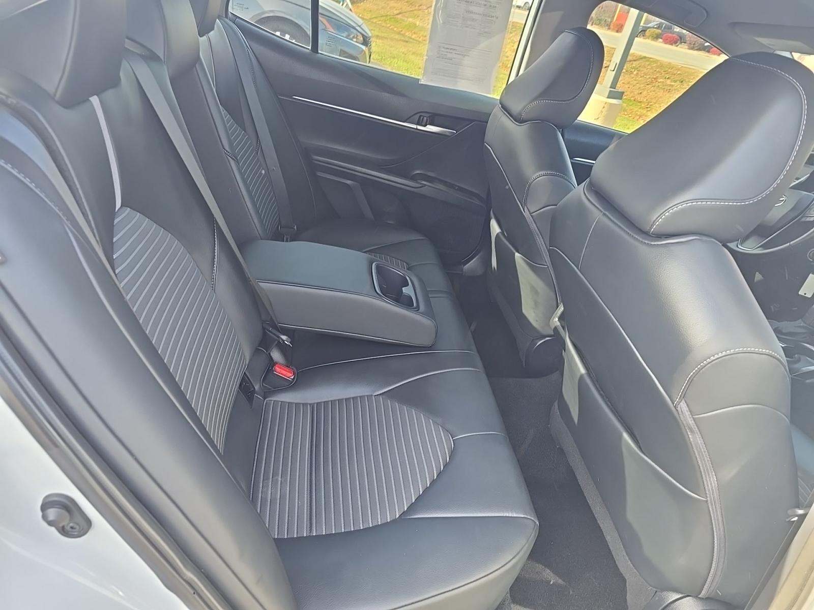 2024 Toyota Camry SE FWD