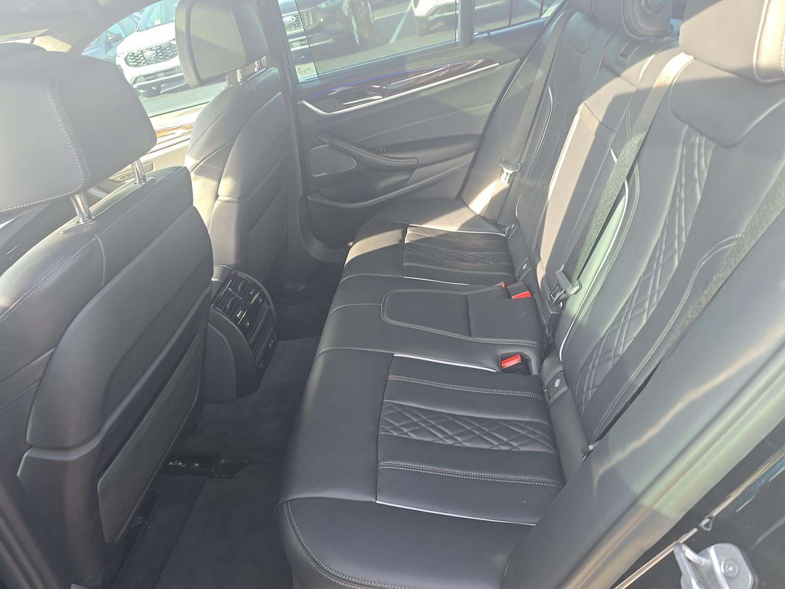 2022 BMW 5 Series M550i xDrive AWD