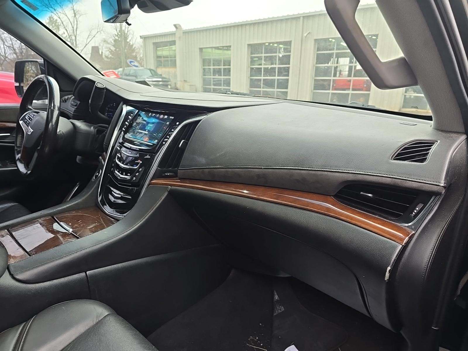 2018 Cadillac Escalade Luxury AWD