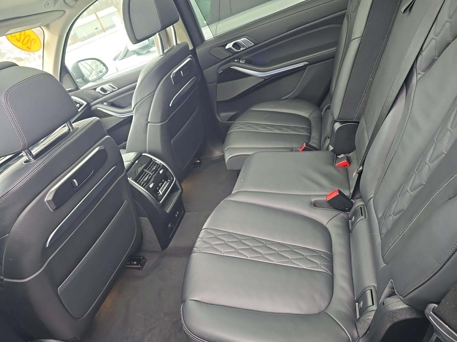 2023 BMW X7 xDrive40i AWD