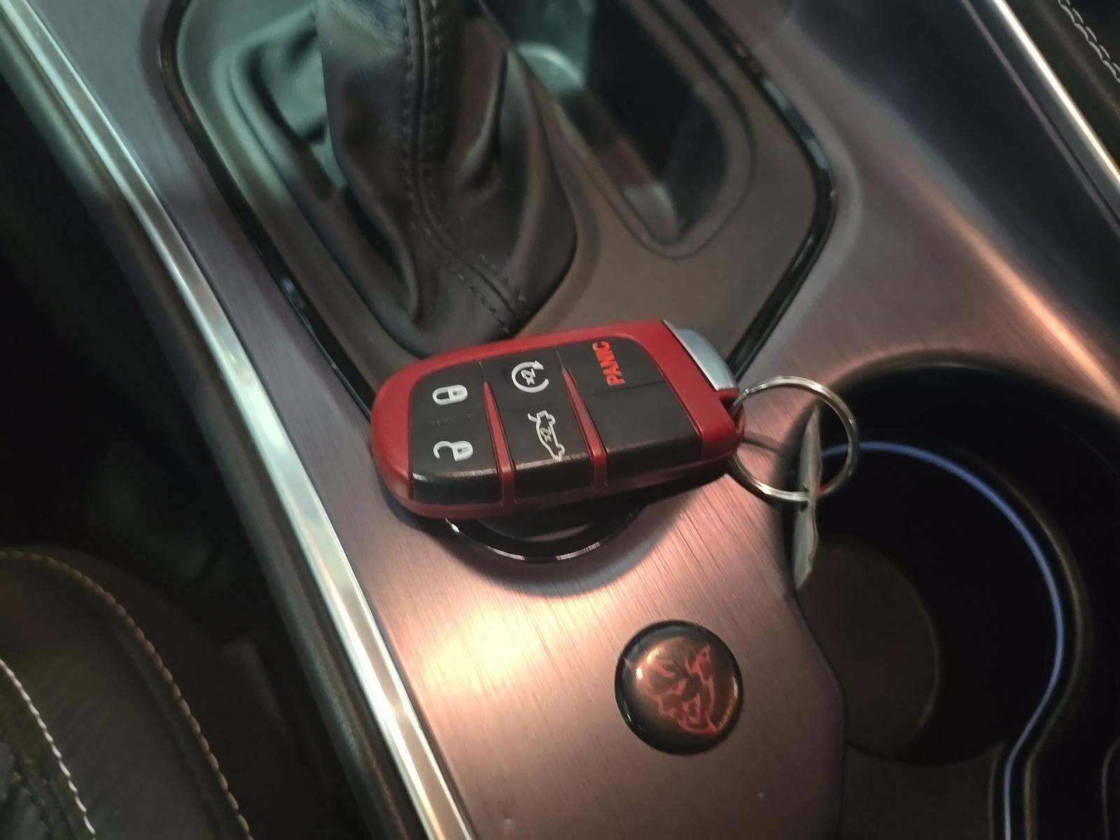 DODGE CHALLENGER - 4