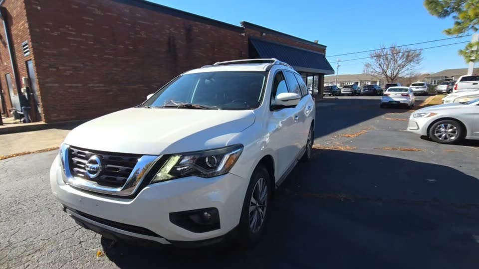 2017 Nissan Pathfinder SL