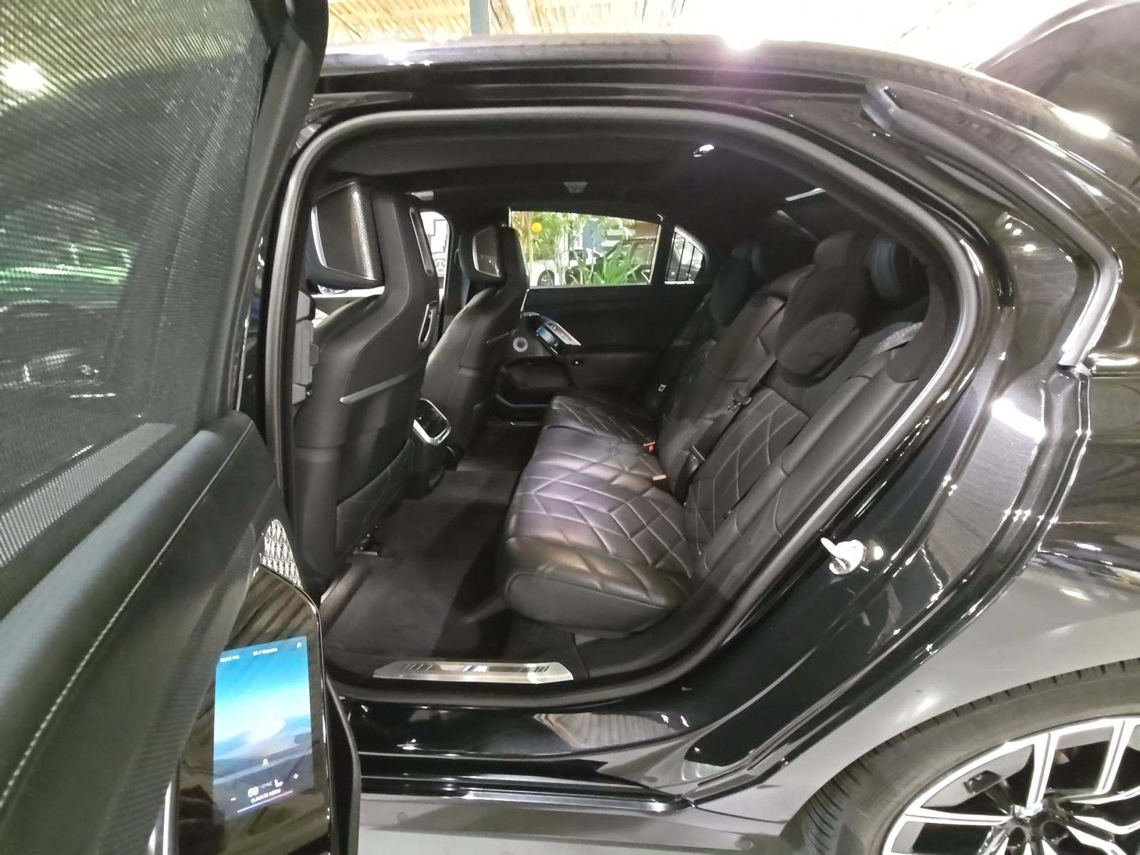 2023 BMW 7 Series 760i xDrive AWD