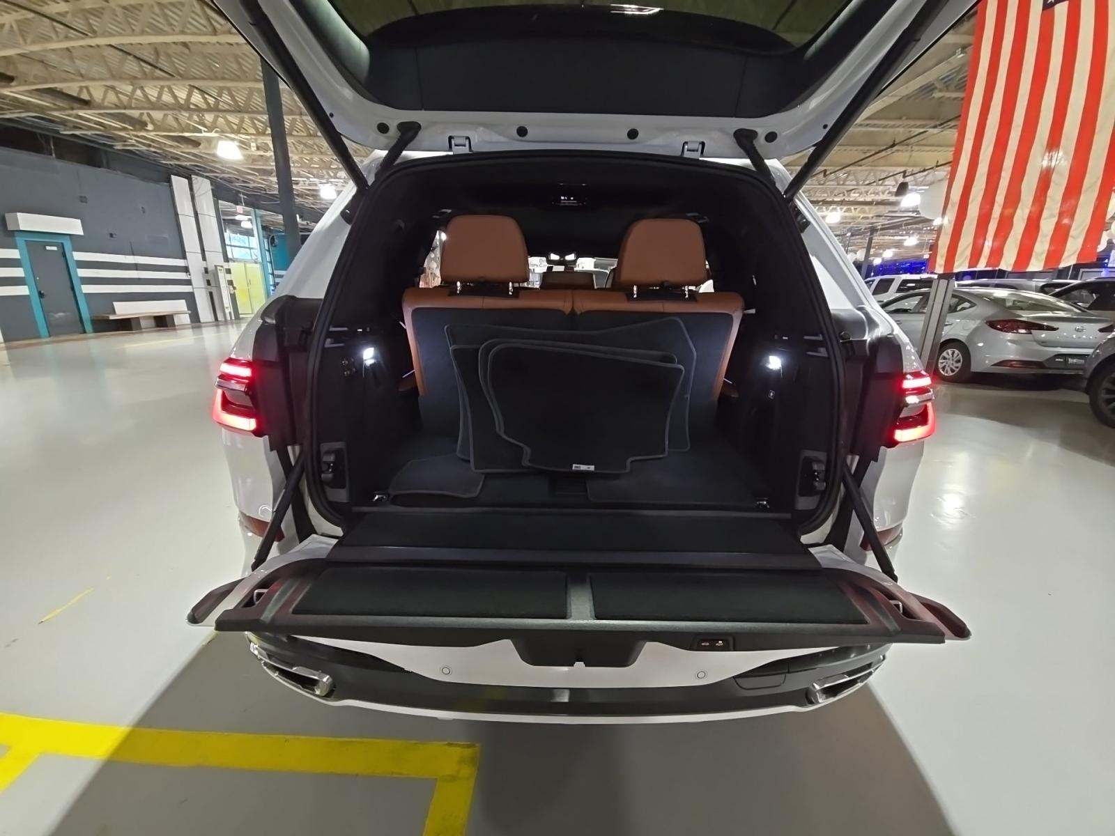 2023 BMW X7 xDrive40i AWD