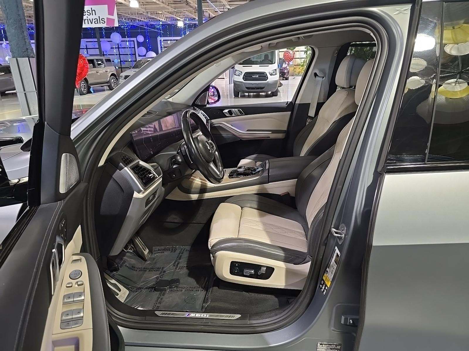 2023 BMW X7 M60i AWD