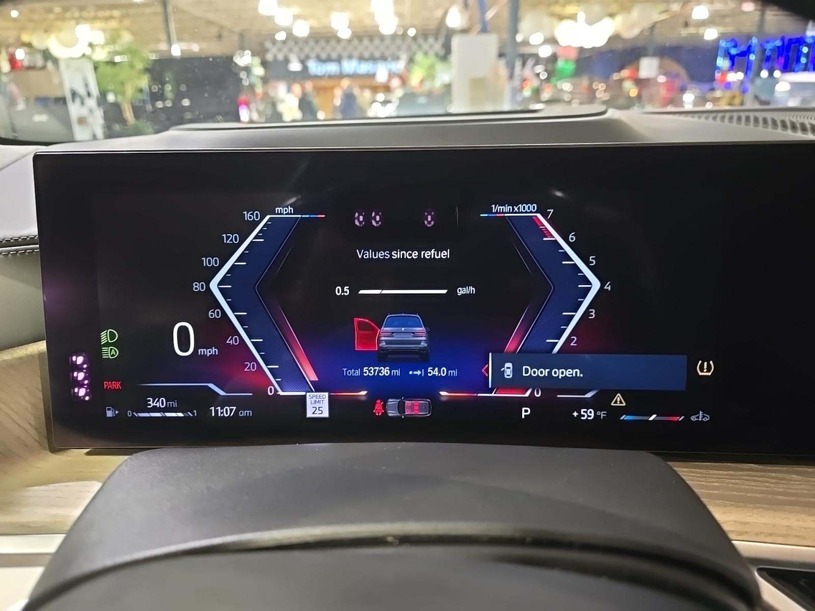 2023 BMW X7 M60i AWD