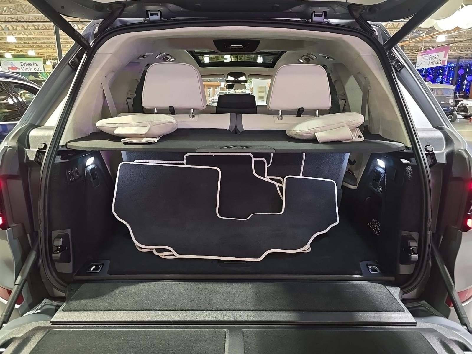 2023 BMW X7 M60i AWD