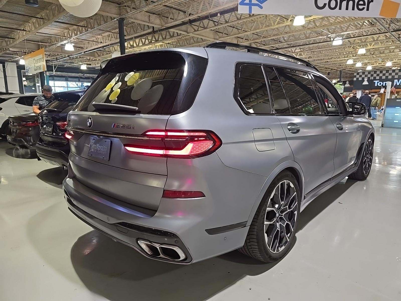 2023 BMW X7 M60i AWD