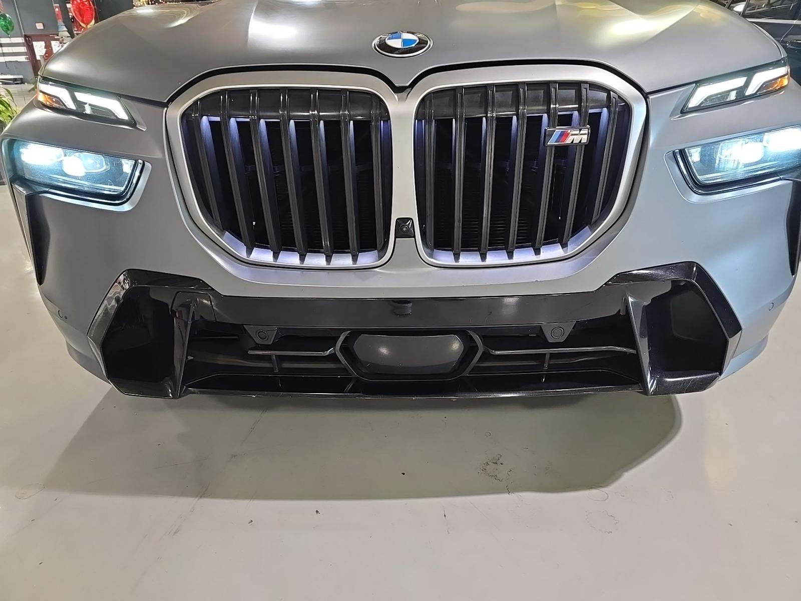 2023 BMW X7 M60i AWD